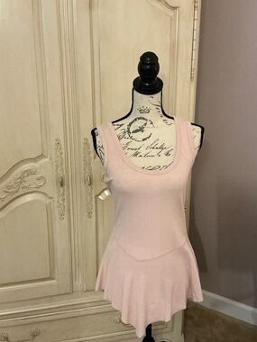 G.I.L.I. Blush Pink Ribbed Peplum Tank Top Size Small